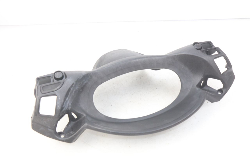 photo de HINTERE LENKERABDECKUNG PIAGGIO X7 125 (2007 - 2013) - Details der Befestigungspunkte