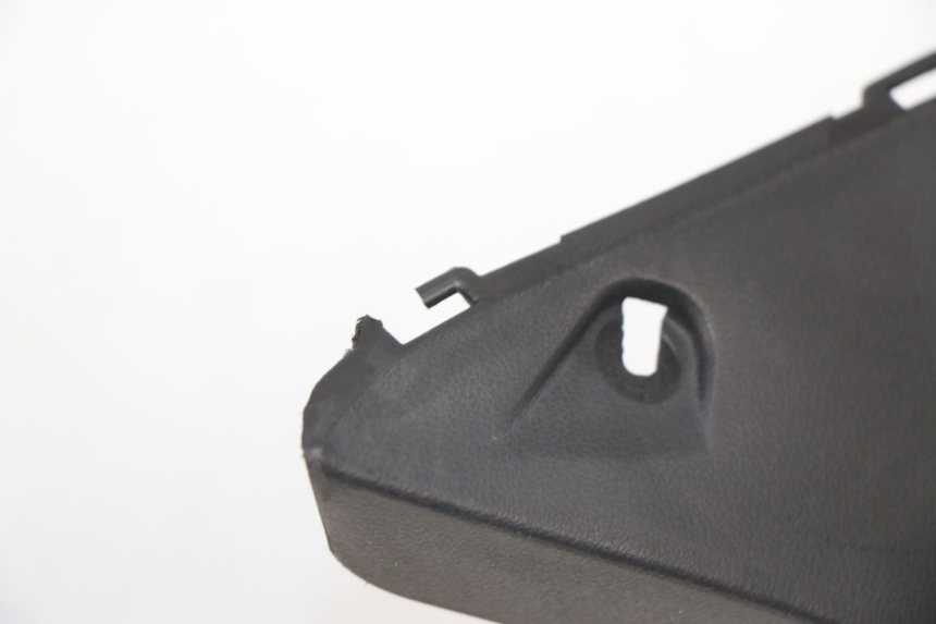 photo de LENKERVERKLEIDUNG HINTEN KYMCO XCITING 500 (2007 - 2010) - Technische Nahaufnahme
