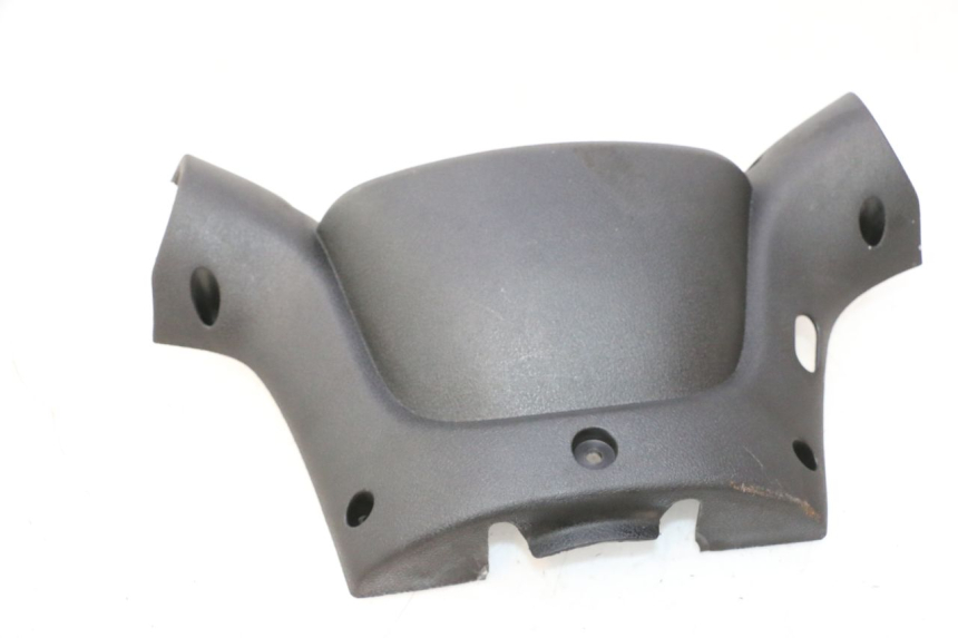 photo de LENKERVERKLEIDUNG HINTEN YAMAHA YP MAJESTY 125 (1998 - 2001) - Detailansicht des Bauteils