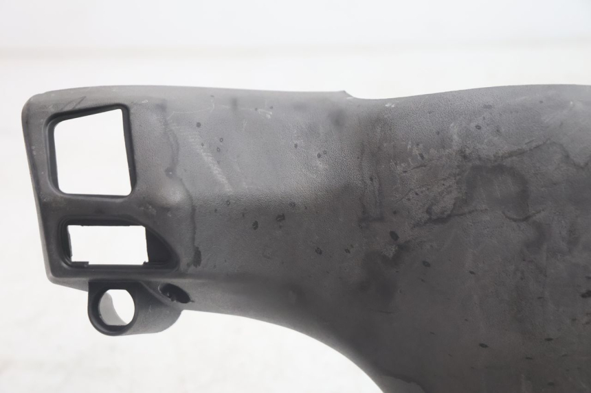 photo de LENKERVERKLEIDUNG HINTEN PIAGGIO ZIP IGET 4T 50 (2021 - 2023) - Detailansicht des Bauteils