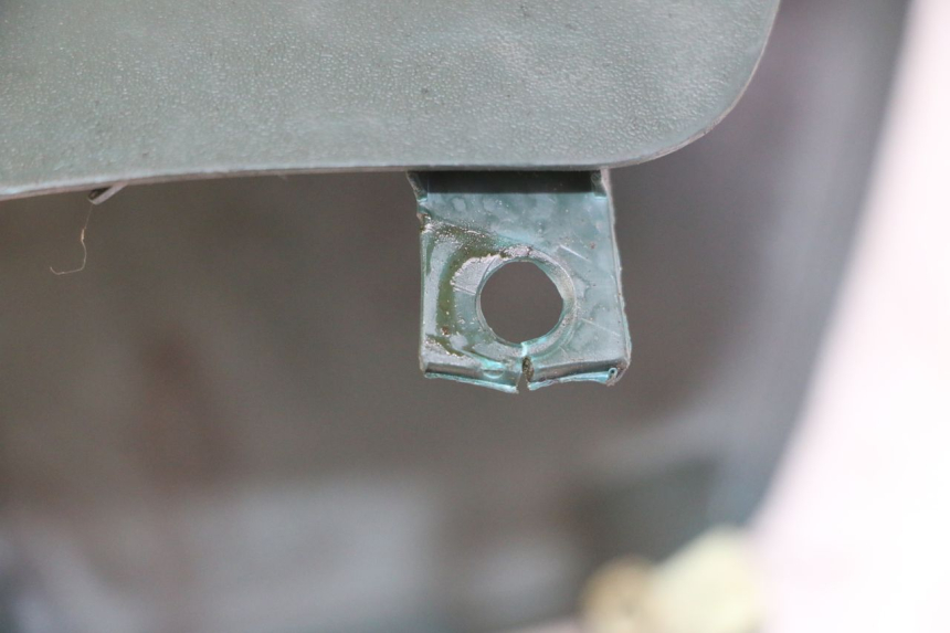 photo de VORDERER LENKERABDECKUNG PEUGEOT ELYSEO 125 (1999 - 2004) - Technische Nahaufnahme