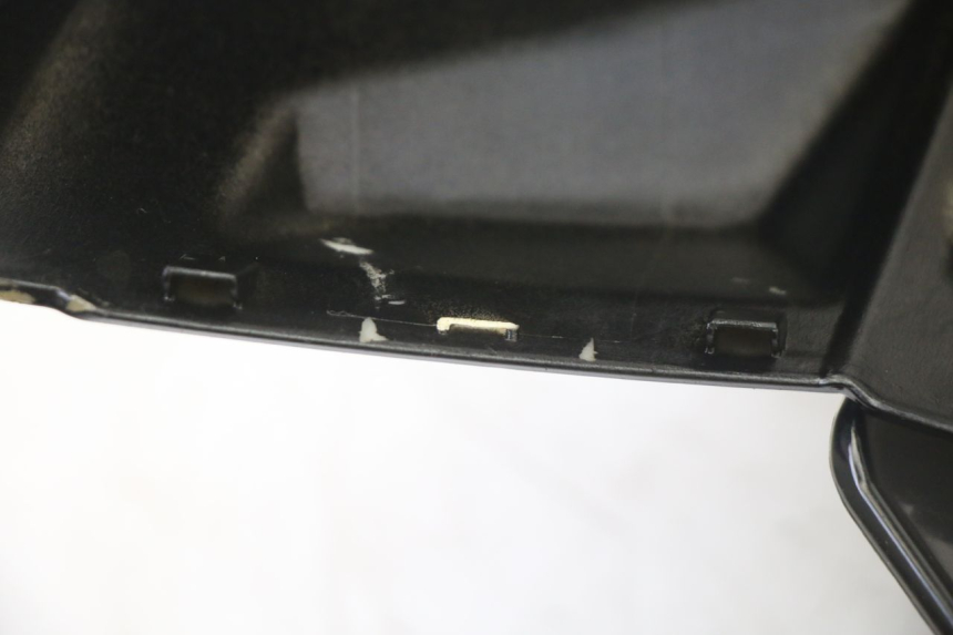 photo de VORDERER LENKERABDECKUNG PEUGEOT KISBEE 2T 50 (2010 - 2017) - Details der Befestigungspunkte