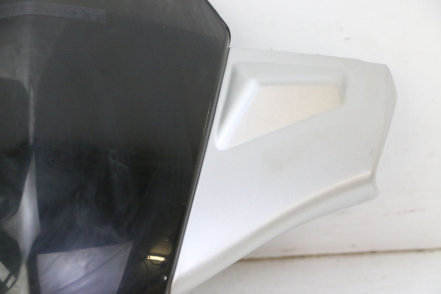 photo de VORDERER LENKERABDECKUNG PEUGEOT KISBEE 2T 50 (2010 - 2017) - Zoom auf Komponenten