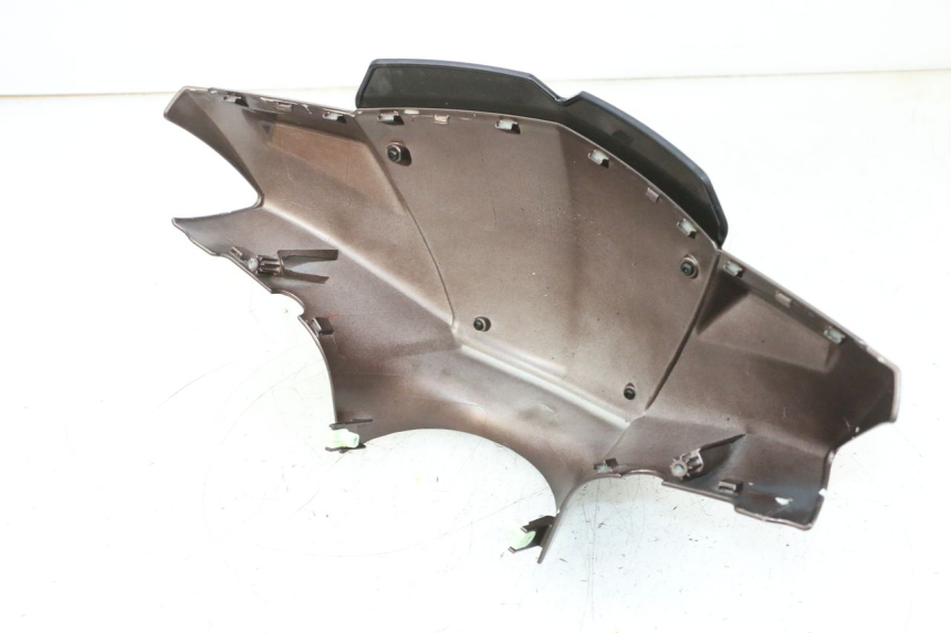 photo de VORDERER LENKERABDECKUNG PEUGEOT KISBEE 2T 50 (2010 - 2017) - Technische Nahaufnahme