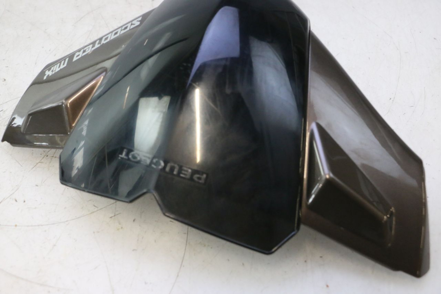 photo de VORDERE LENKERABDECKUNG PEUGEOT KISBEE 4T 50 (2010 - 2017) - Charakteristische Merkmale