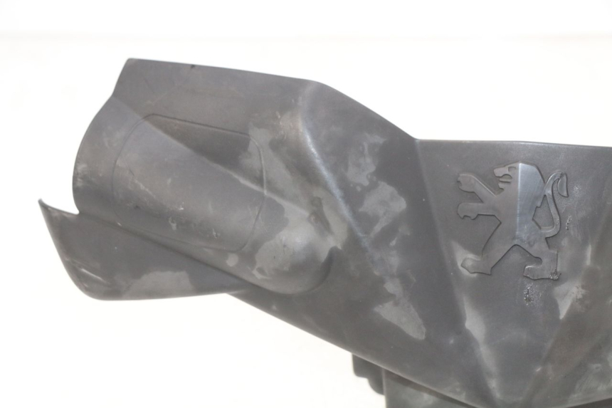 photo de VORDERE LENKERABDECKUNG PEUGEOT LUDIX 50 (2008 - 2017) - Details der Befestigungspunkte