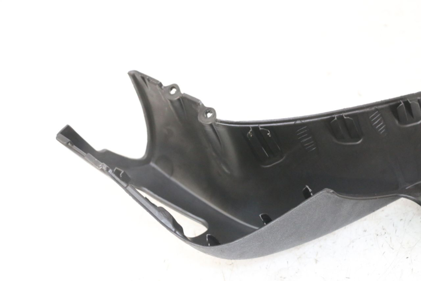 photo de LENKERVERKLEIDUNG VORNE PIAGGIO MP3 LT 300 (2010 - 2016) - Details der Befestigungspunkte