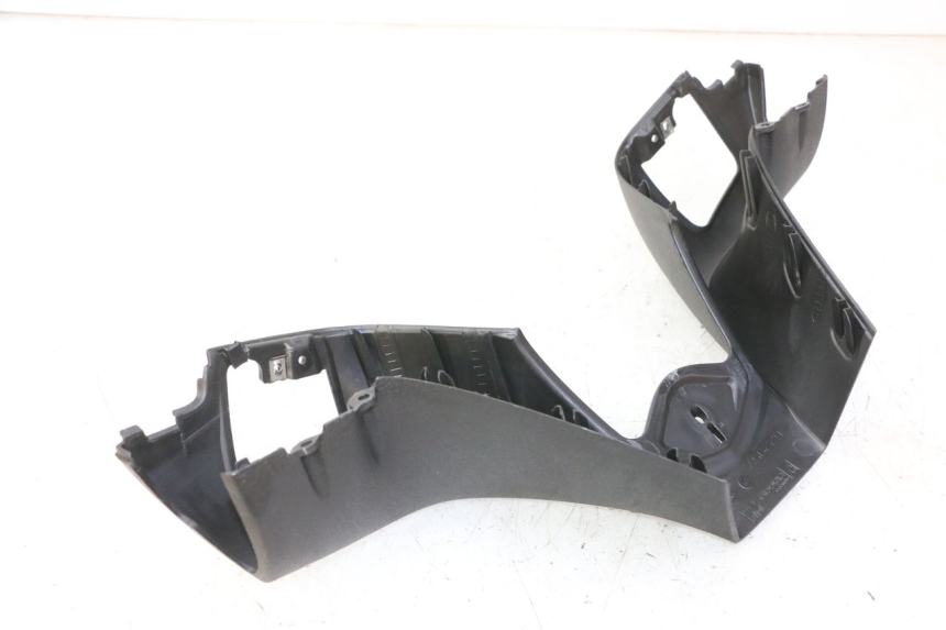 photo de VORDERER LENKERABDECKUNG PIAGGIO MP3 125 (2006 - 2014) - Details der Befestigungspunkte