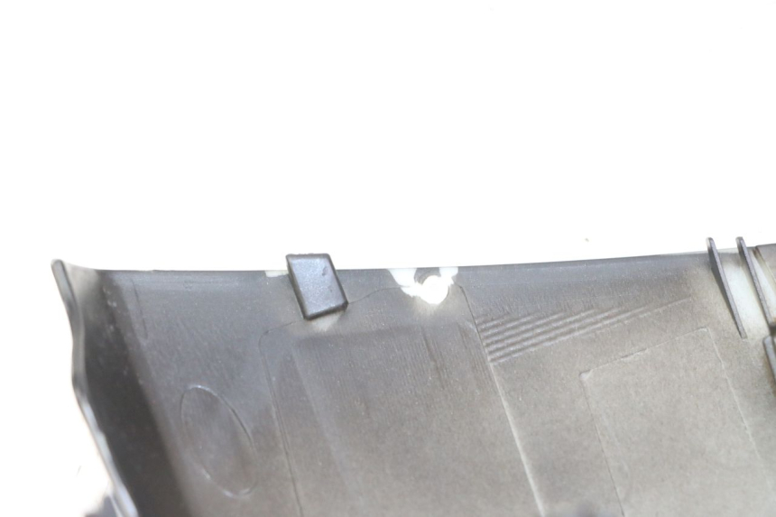 photo de LENKERVERKLEIDUNG VORNE PEUGEOT VIVACITY 125 (2010 - 2017) - Detailansicht des Bauteils