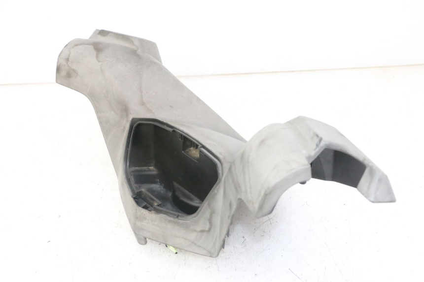 photo de LENKERVERKLEIDUNG VORNE PEUGEOT SATELIS COMPRESSOR K15 125 (2006 - 2009) - Detailansicht des Bauteils