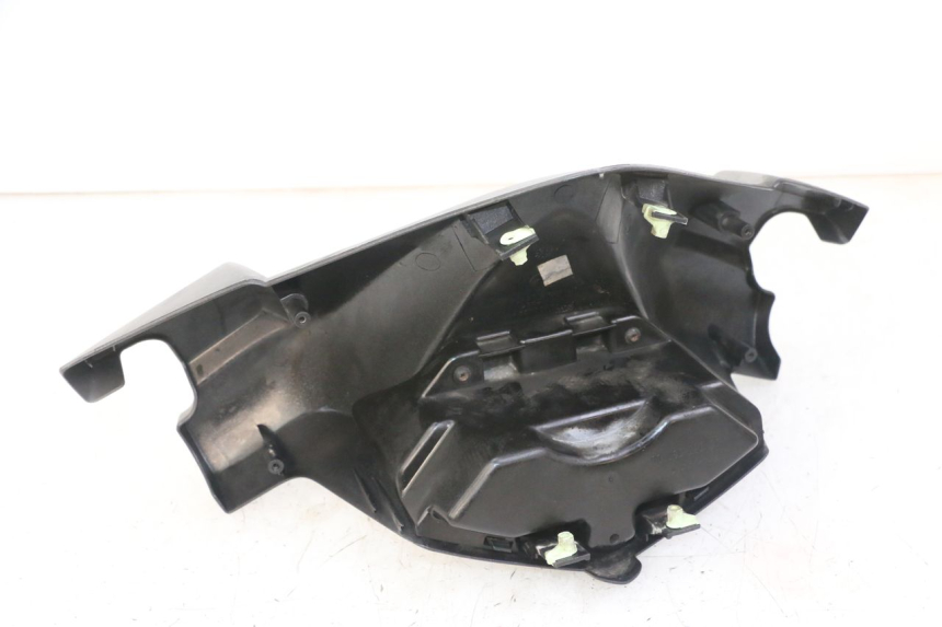 photo de LENKERVERKLEIDUNG VORNE PEUGEOT SATELIS COMPRESSOR K15 125 (2006 - 2009) - Details der Befestigungspunkte