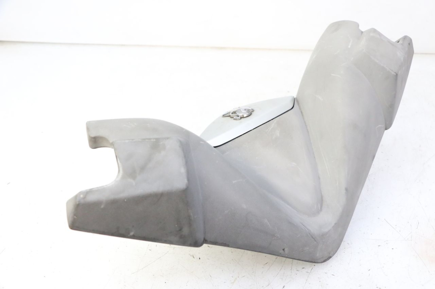 photo de LENKERVERKLEIDUNG VORNE PEUGEOT SATELIS 125 (2010 - 2012) - Zoom auf Komponenten