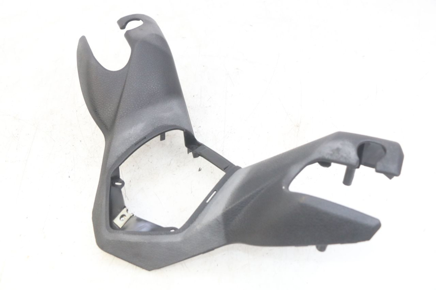 photo de VORDERE LENKERABDECKUNG MBK SKYCRUISER 125 (2010 - 2013) - Details der Befestigungspunkte