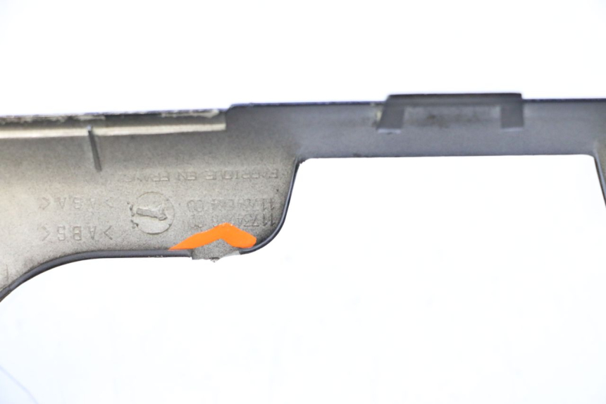 photo de LENKERVERKLEIDUNG VORNE PEUGEOT SPEEDFIGHT 2 AC 50 (2000 - 2009) - Detailansicht des Bauteils