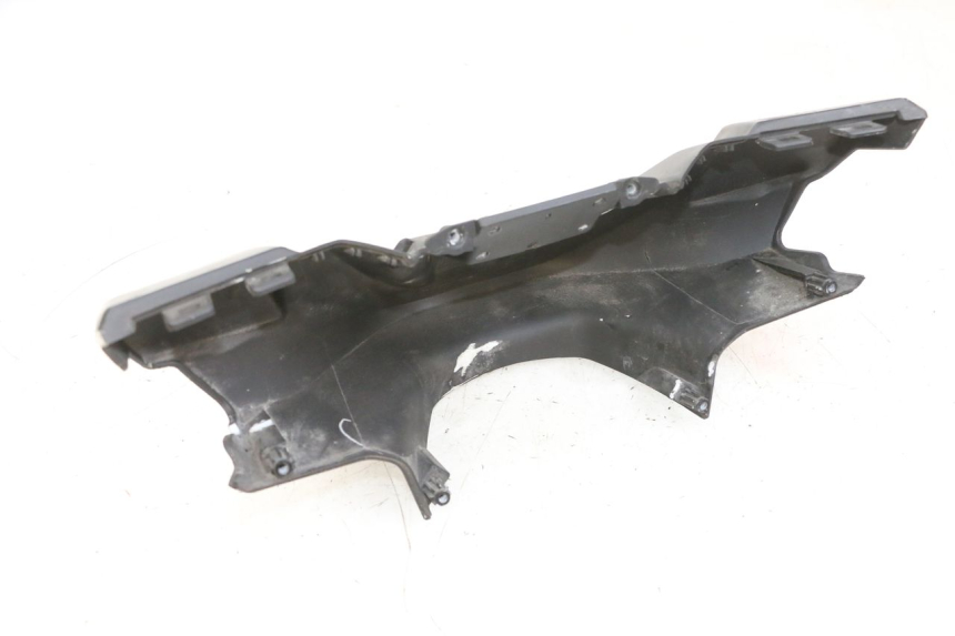 photo de LENKERVERKLEIDUNG VORNE PEUGEOT SPEEDFIGHT 4 4T EFI 50 (2021 - 2025) - Details der Befestigungspunkte