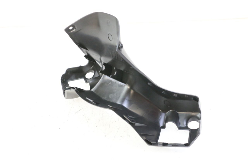 photo de LENKERVERKLEIDUNG VORNE SUZUKI BURGMAN 125 (2018 - 2021) - Detailansicht des Bauteils