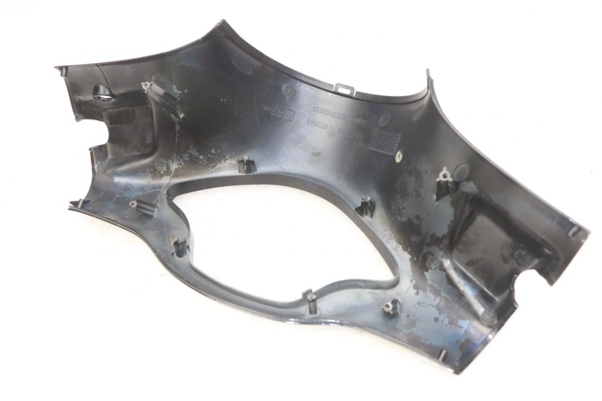 photo de VORDERER LENKERABDECKUNG PIAGGIO VESPA PRIMAVERA 2T 50 (2013 - 2018) - Technische Nahaufnahme