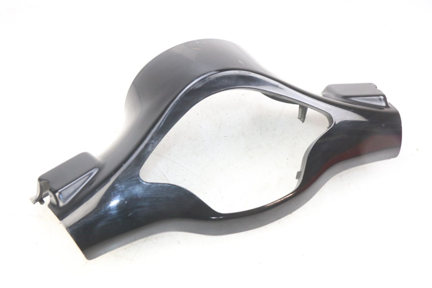 photo de VORDERER LENKERABDECKUNG PIAGGIO VESPA PRIMAVERA 2T 50 (2013 - 2018) - Details der Befestigungspunkte