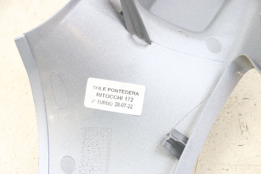 photo de VORDERE LENKERABDECKUNG PIAGGIO VESPA PRIMAVERA 4T 50 (2021 - 2024) - Zoom auf Gebrauchszustand