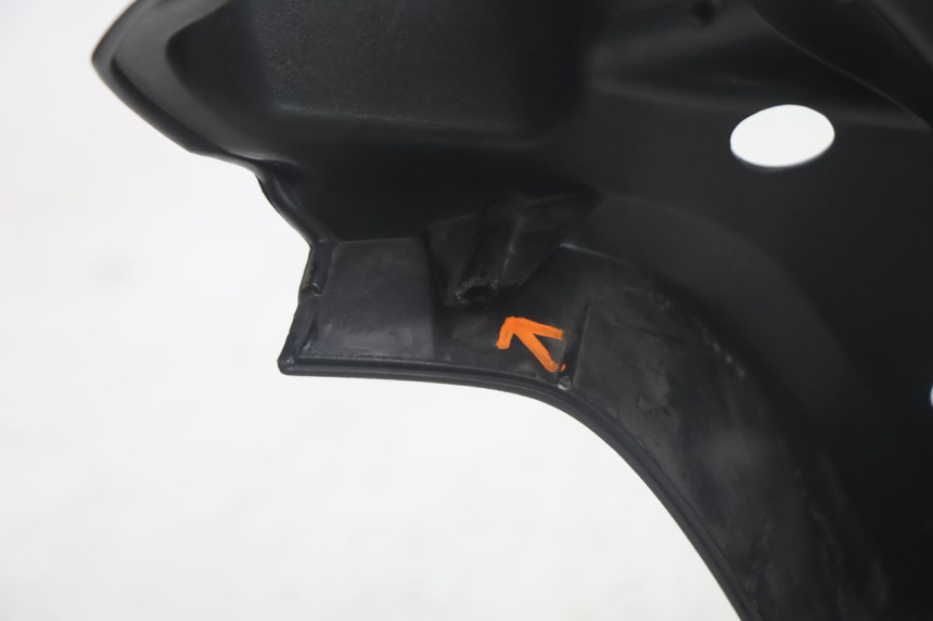 photo de VORDERER LENKERABDECKUNG YAMAHA YP MAJESTY 125 (2002 - 2006) - Details der Befestigungspunkte