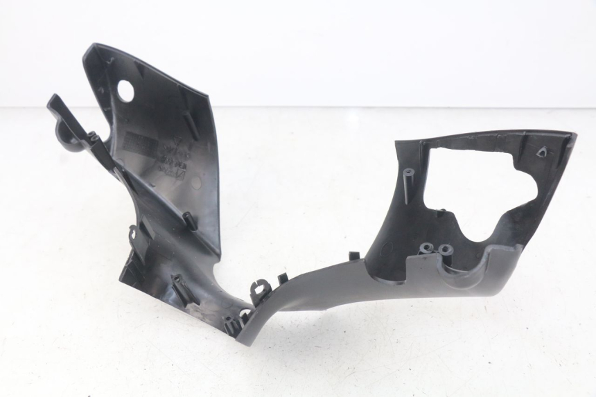 photo de LENKERVERKLEIDUNG VORNE PIAGGIO ZIP 4T 50 (2006 - 2017) - Detailansicht des Bauteils