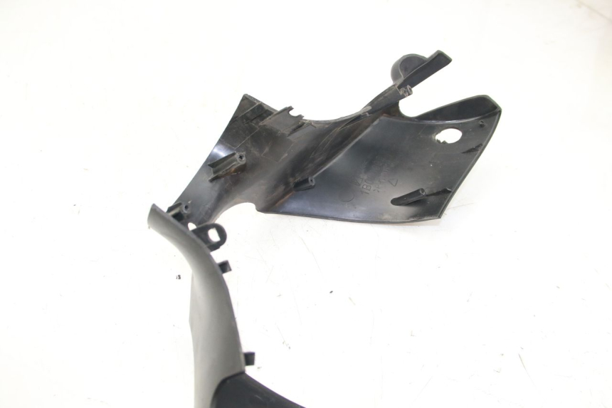 photo de VORDERER LENKERABDECKUNG PIAGGIO ZIP 4T 50 (2018 - 2020) - Alternative Perspektive