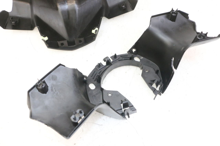 photo de LENKERVERKLEIDUNG PEUGEOT CITYSTAR 50 (2013 - 2017) - Kennzeichnungen und Originalreferenzen