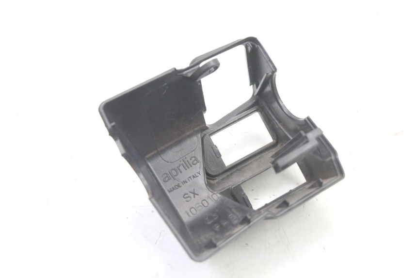 photo de LENKER VERKLEIDUNG ZÜNDSCHLOSS APRILIA ATLANTIC 125 (2003 - 2009) - Technische Nahaufnahme