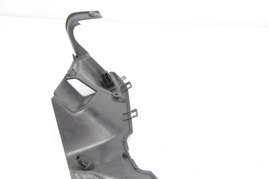 photo de LENKER VERKLEIDUNG ZÜNDSCHLOSS HONDA FES PANTHEON 125 (2003 - 2007) - Details der Befestigungspunkte