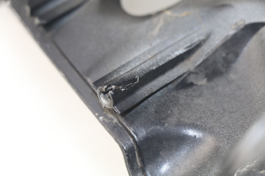 photo de LENKER VERKLEIDUNG ZÜNDSCHLOSS PIAGGIO FLY IE 125 (2012 - 2017) - Charakteristische Merkmale