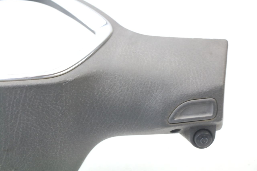 photo de LENKER VERKLEIDUNG ZÜNDSCHLOSS PIAGGIO LIBERTY 125 (2009 - 2013) - Details der Befestigungspunkte