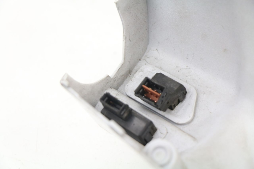 photo de LENKER VERKLEIDUNG ZÜNDSCHLOSS KYMCO LIKE 2T 50 (2009 - 2018) - Alternative Perspektive