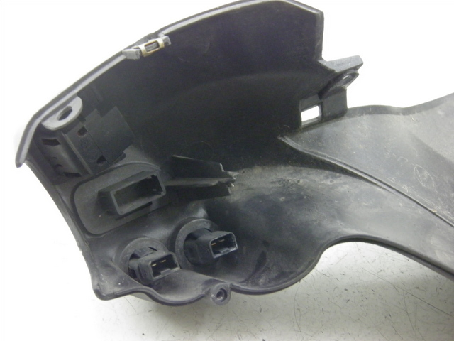 photo de LENKER VERKLEIDUNG ZÜNDSCHLOSS PIAGGIO X8 STREET 125 (2006 - 2007) - Details der Befestigungspunkte