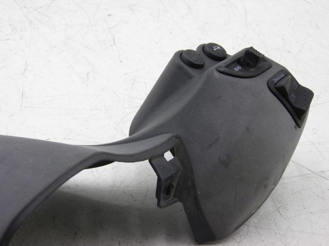 photo de LENKER VERKLEIDUNG ZÜNDSCHLOSS PIAGGIO X8 STREET 125 (2006 - 2007) - Oberflächenzustand und Material