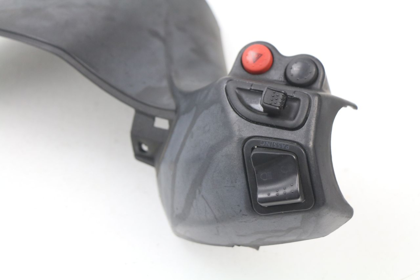 photo de LENKER VERKLEIDUNG ZÜNDSCHLOSS PIAGGIO X9 125 (2000 - 2003) - Oberflächenzustand und Material