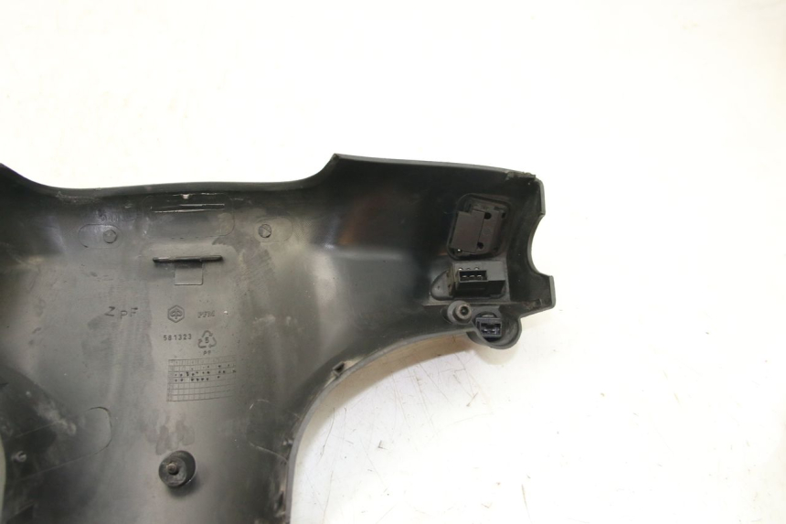 photo de LENKERABDECKUNG SCHALTER PIAGGIO ZIP 4T 50 (2018 - 2020) - Zoom auf Gebrauchszustand