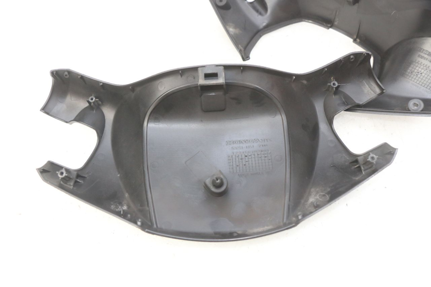 photo de LENKERABDECKUNG HONDA FES S-WING SWING ABS 125 (2007 - 2015) - Oberflächenzustand und Material
