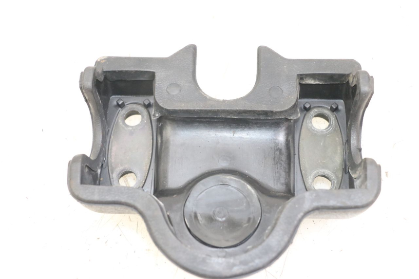 photo de LENKERVERKLEIDUNG SUZUKI GSX E 250 (1982 - 1983) - Detailansicht des Bauteils