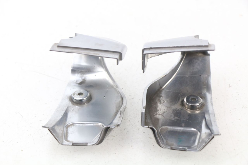 photo de LENKERVERKLEIDUNG PIAGGIO PRIMAVERA 125 (2013 - 2021) - Detailansicht des Bauteils