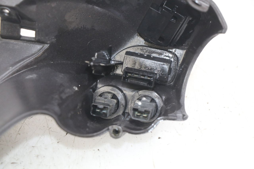 photo de LENKERABDECKUNG PIAGGIO X9 EVOLUTION 125 (2003 - 2007) - Kennzeichnungen und Originalreferenzen