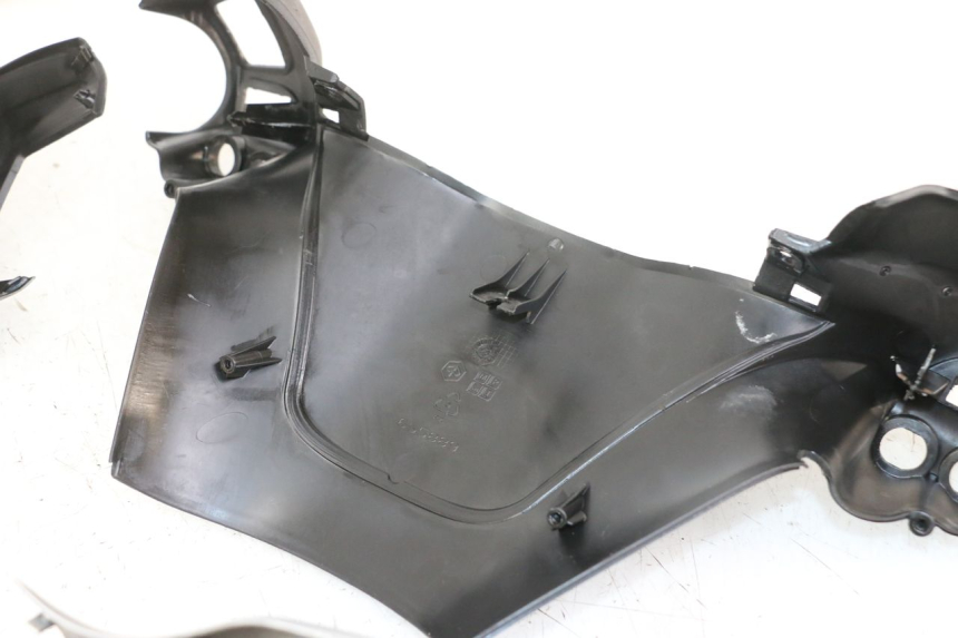 photo de LENKERABDECKUNG PIAGGIO XEVO - X EVO 125 (2007 - 2017) - Zoom auf Komponenten