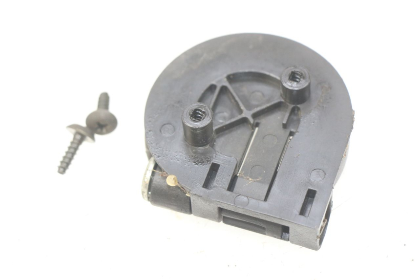 photo de GEPäCKHAKEN PIAGGIO FLY 100 (2006 - 2010) - Detailansicht des Bauteils