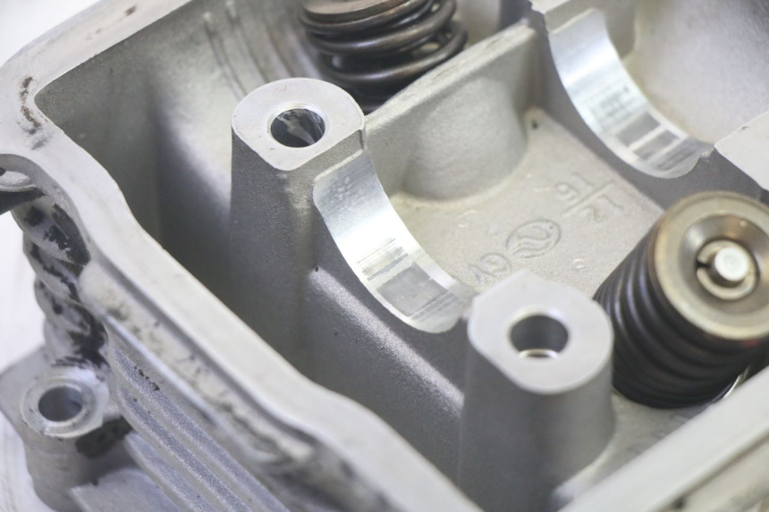 photo de ZYLINDERKOPF KYMCO AGILITY 16+ 4T 50 (2018 - 2023) - Charakteristische Merkmale