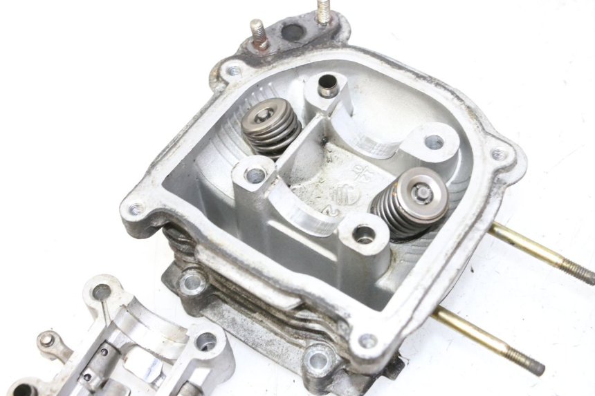 photo de ZYLINDERKOPF KYMCO AGILITY 4T 50 (2005 - 2018) - Zoom auf Komponenten