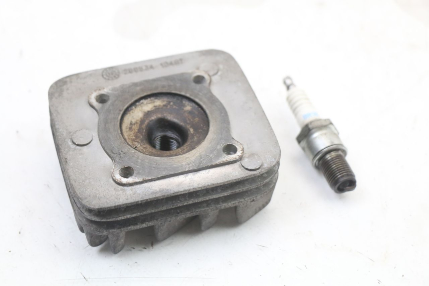 photo de ZYLINDERKOPF APRILIA SR MOTARD 50 (2012 - 2018) - Details der Befestigungspunkte