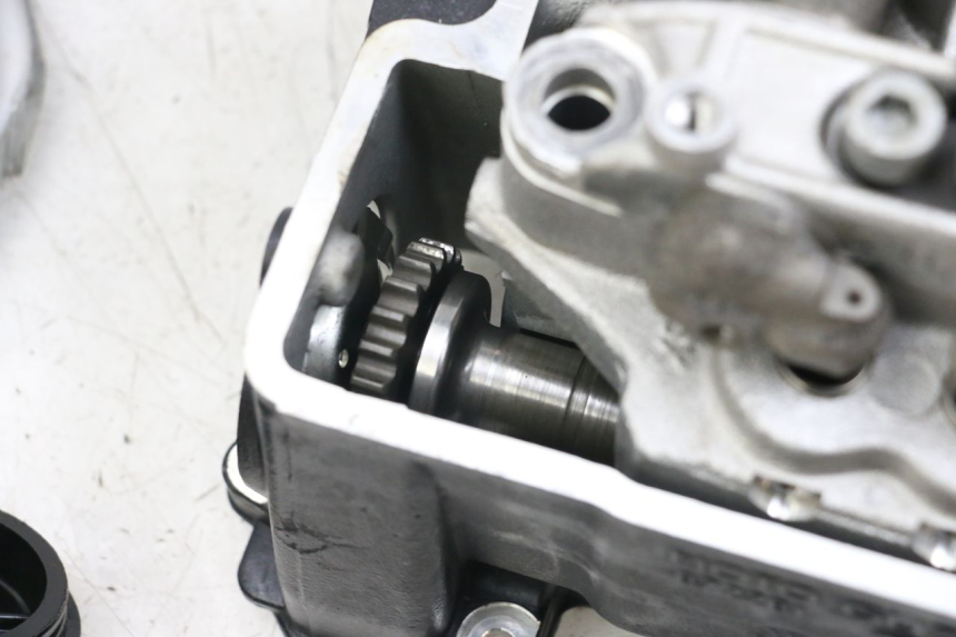 photo de ZYLINDERKOPF HINTEN MOTO GUZZI NORGE 8V GT 1200 (2011 - 2016) - Fokus auf die Struktur