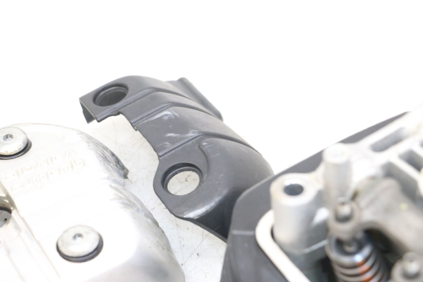 photo de ZYLINDERKOPF HINTEN MOTO GUZZI NORGE 8V GT 1200 (2011 - 2016) - Hauptansicht