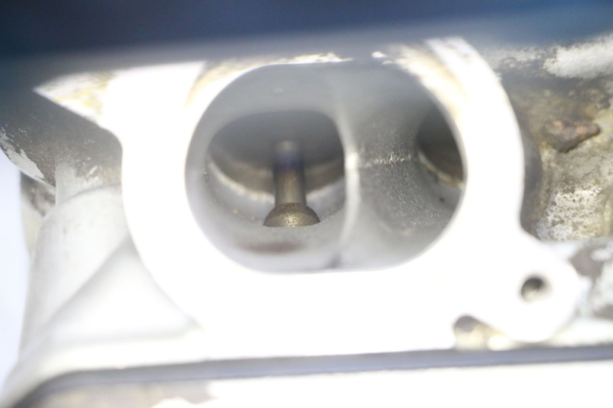 photo de ZYLINDERKOPF HINTEN HONDA NTV DEAUVILLE ABS 700 (2007 - 2016) - Zoom auf Gebrauchszustand