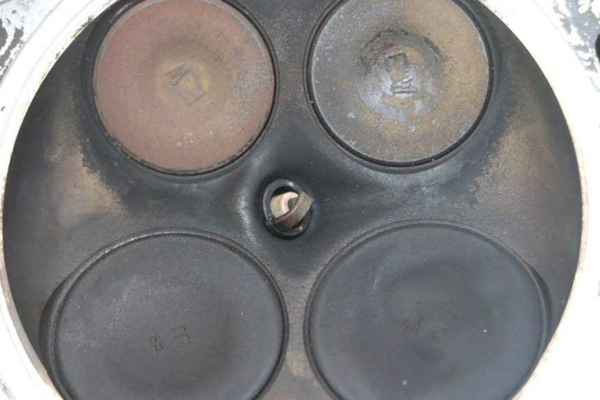 photo de ZYLINDERKOPF HINTEN HONDA NTV DEAUVILLE ABS 700 (2007 - 2016) - Technische Nahaufnahme