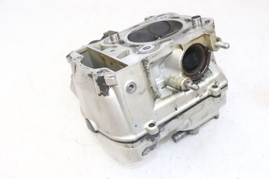 photo de ZYLINDERKOPF HINTEN HONDA NTV DEAUVILLE ABS 700 (2007 - 2016) - Details der Befestigungspunkte